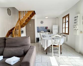 Gîtes Centre Ville Le Crotoy - Le Crotoy - Dining room