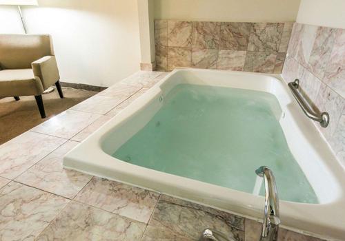 Hotels In Cullman Al With Jacuzzi
