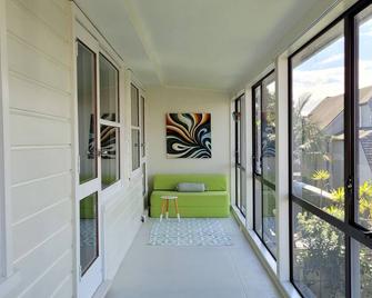 Marine Parade Beachhouse - Mount Maunganui - Balcony