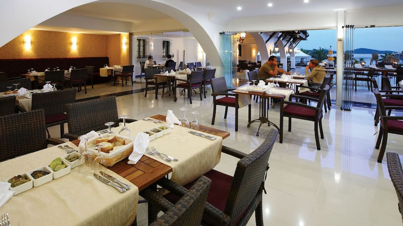 Costa Bitezhan Hotel