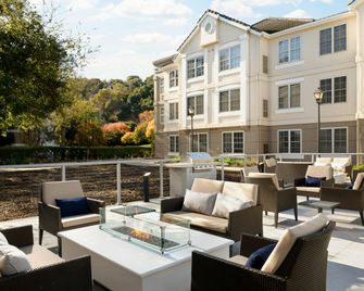 Residence Inn by Marriott Pleasanton - Pleasanton - Binnenhof