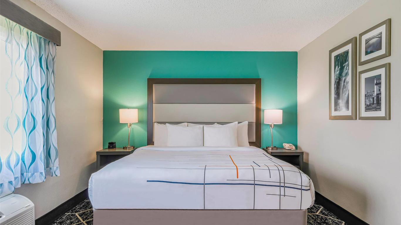 La Quinta Inn & Suites by Wyndham Batavia