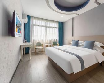 Golden Bay Fashion Hotel (Municipal Government Rainbow Branch) - Yichun - Bedroom