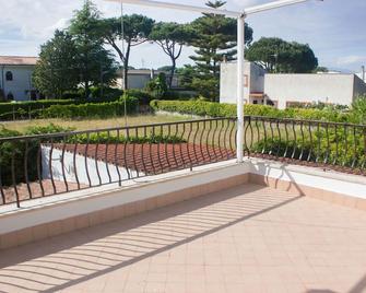 Delightful cottage with annexe at Circeo - Villa Mariella - Borgo Montenero - Balcón