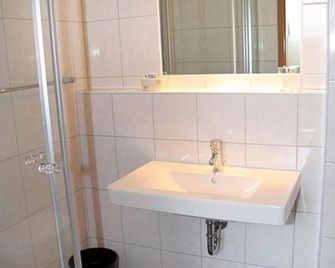 Gaststätte Wicke - Baunatal - Badkamer