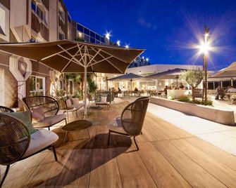 Novotel Clermont Ferrand - Clermont-Ferrand - Patio