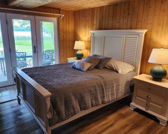 Beautiful Lakefront Home, Central Ac, Great View, Private Beach, Dock, Raft - Arcadia - Habitación