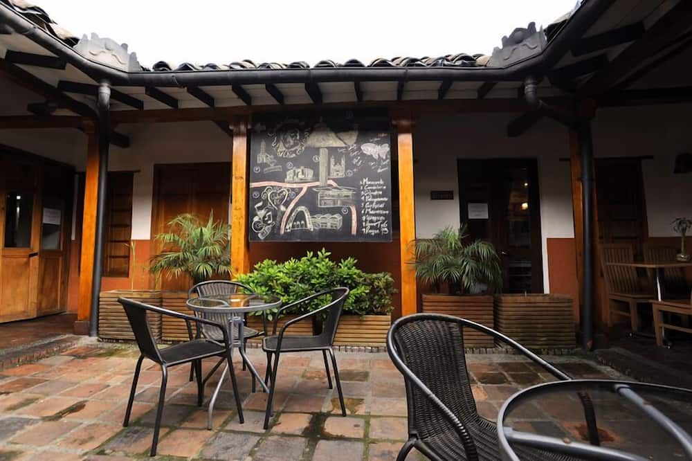 ماسايا بوجوتا - بوغوتا - شرفة مرصوفة