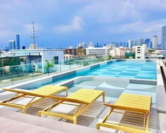 The Quarter Onnut By Uhg - Bangkok - Pool