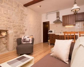 Apartments Sunny Town - Korčula - Pokój dzienny