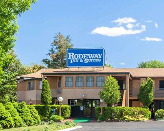 Rodeway Inn and Suites Branford - Guilford - Branford - Building