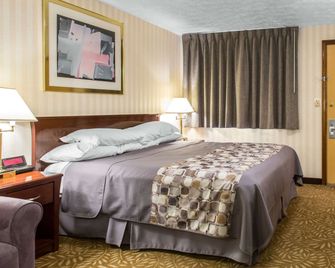 Rodeway Inn and Suites Branford - Guilford - Branford - Schlafzimmer