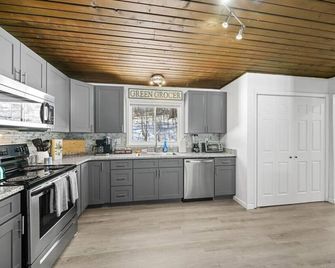 Turkey Trot, Cabin Getaway On Lake With - Streetsboro - Keuken