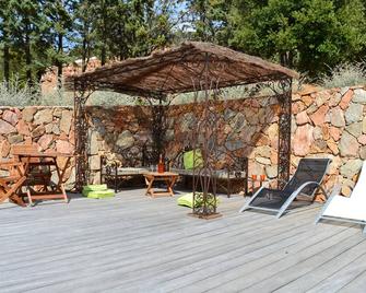 Villa with heated pool between Porto Vecchio and Bonifacio 10 minutes from the beaches - Figari - Patio