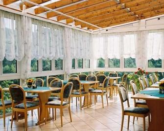 Double room without balcony 01 - Gasthaus Zum Pälterwald - Beerfelden - Ресторан