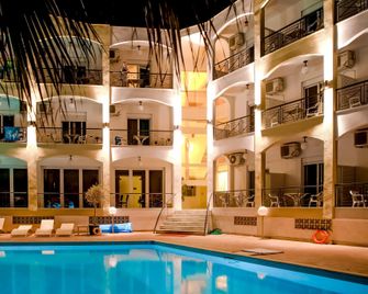 Stavros Beach Hotel - Stavros - Zwembad
