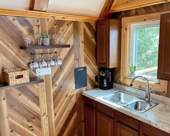 Beach front cottage rental on Manitoulin Island - Little Current - Dapur