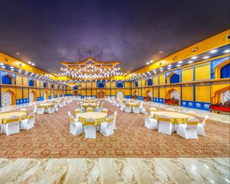 Holiday Inn Kolkata Airport By IHG - Kolkata - Festmiddagsal