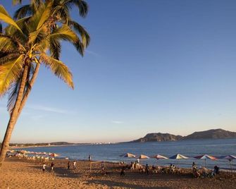 Bungalows Las Arenas - San Patricio - Melaque - Strand