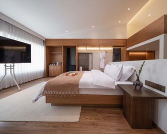 Yunjian • Songyue | Holiday Villa • Souler Rich Beauty Stay (Shangri La Dukezong Ancient City Store) - Diqing - Bedroom