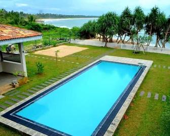 Guru Beach Resort - Tangalla - Pileta