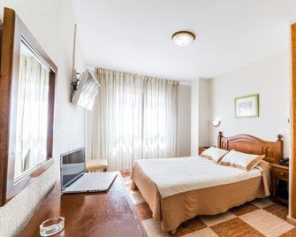 Hotel Sevilla - Almería - Soverom