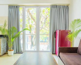 Housr Jenkins Khb Block Koramangala Bangalore - Bangalore