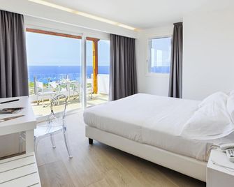 Infinity Resort Tropea - Parghelia - Schlafzimmer