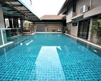 Baan Tanwa - Mrt Ratchadapisek Exit 1 Or 2 - Bangkok - Pool
