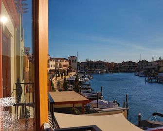Villa Port Grimaud on Bouvard Island - Mandurah - Balcone