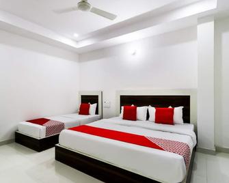 OYO 48529 H5 - Kurukshetra - Bedroom
