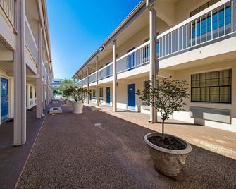 Motel 6-Dallas, Tx - Farmers Branch - Farmers Branch - Building