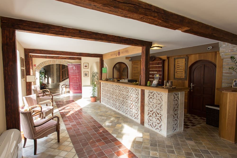 Revesz Hotel Restaurant And Rosa Spa - גיור - דלפק קבלה