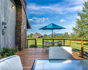 Carla's Cottage - Elizabethton - Balcony