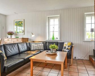 Two-Bedroom Holiday Home In Hvide Sande - Hvide Sande - Huiskamer