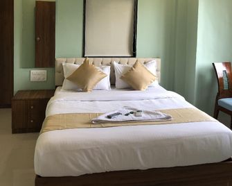 Everest Stays Rooms and Dormitory - Mumbai - Wohnzimmer