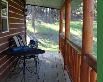 Rustic Rock Haven - Horses Welcome - Custer - Terasa