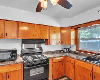 Rama's Abode - Family-Friendly Retreat home - Michigan City - Küche