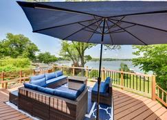 Waterfront Fox Lake Vacation Rental with Fire Pit! - Fox Lake - Balcone