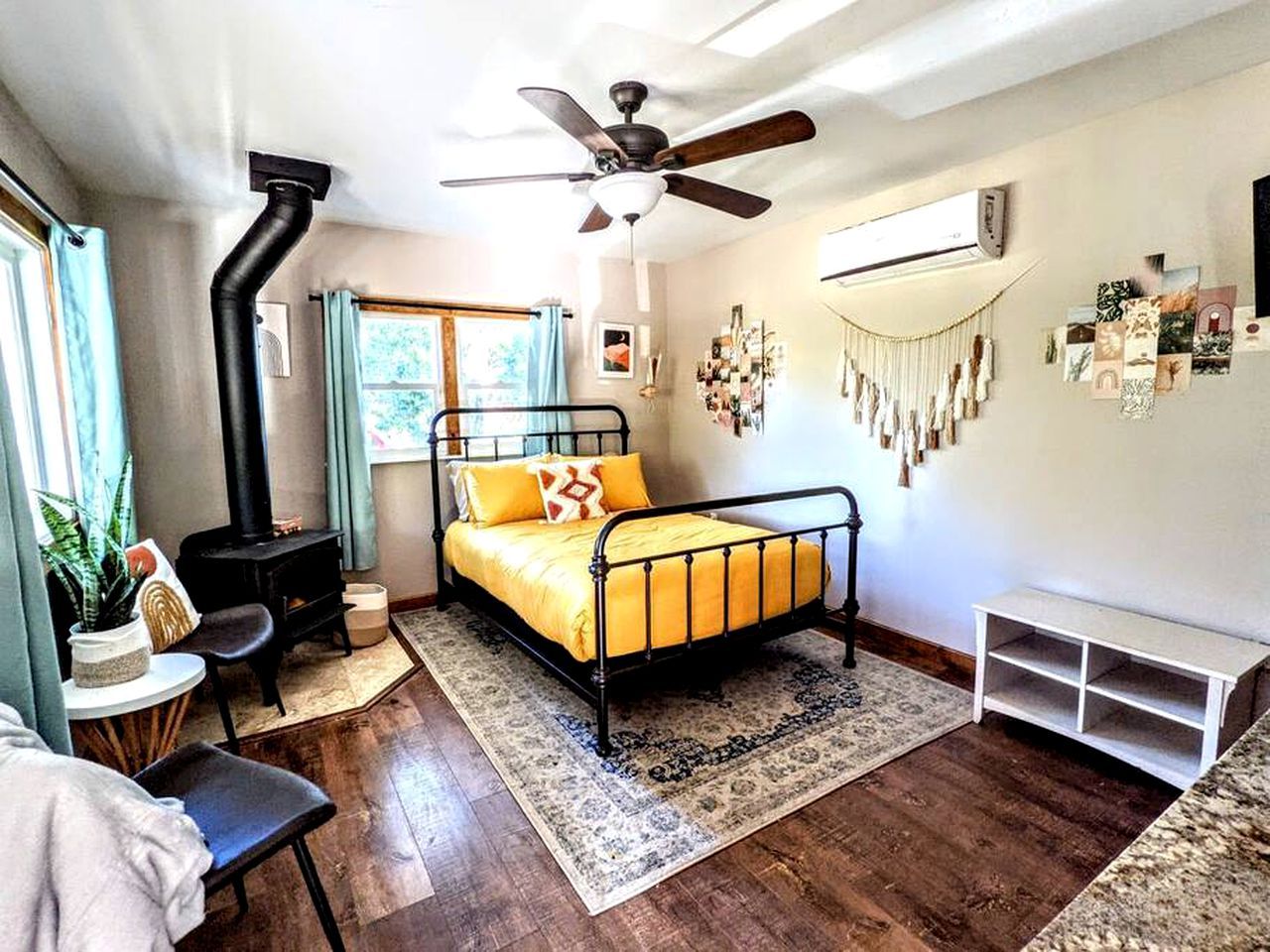 # 1. Bluebird's Nest - Studio Cabin W/ Fireplace
