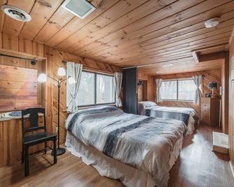 Sunrise Cove is a cozy cabin located within sight of Higgins lake & state land - Roscommon - Habitación