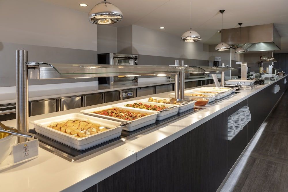 Las Palmeras Affiliated by FERGUS - Fuengirola - Buffet