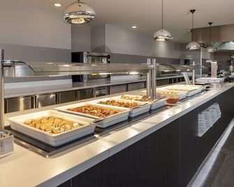 Las Palmeras Affiliated by FERGUS - Фуенхірола - Buffet