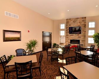 Cobblestone Inn & Suites - Holstein - Holstein - Buffet