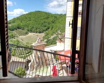 Vintage old Apartment in Castel di Tora - Castel di Tora - Balcony