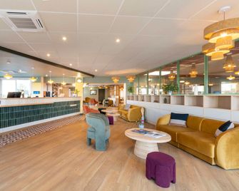 ذي أوريجينالز سيتي، أوتل أوتيلين، كون - كا - بار