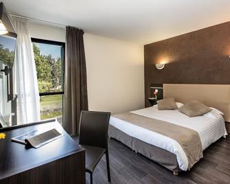 Hôtel Restaurant Le Calice du Gévaudan - Banassac-Canilhac - Slaapkamer
