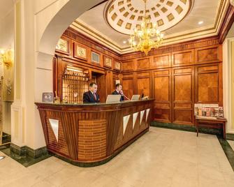 Augusta Lucilla Palace - Rome - Front desk