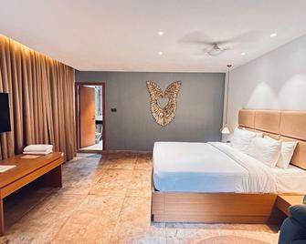 Holiday Village - באנגאלור - חדר שינה