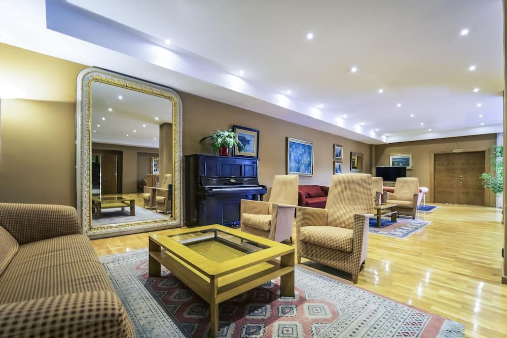 Hotel Carlton Rioja - לוגרונו